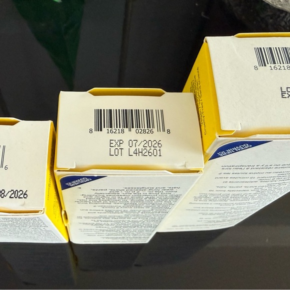 Lot of 3 Supergoop! Glowscreen SPF 40 Lotion & sheer screen SPF 30 - Picture 5 of 6